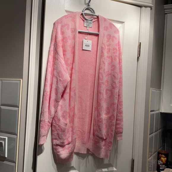 Pink Leopard Cardigan *fits like a medium/large* - Picture 6 of 11